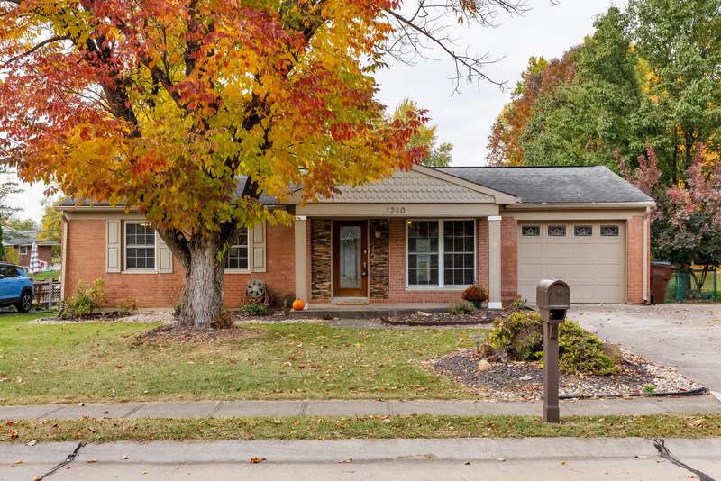 1210SnowflakeCt_MLS-1