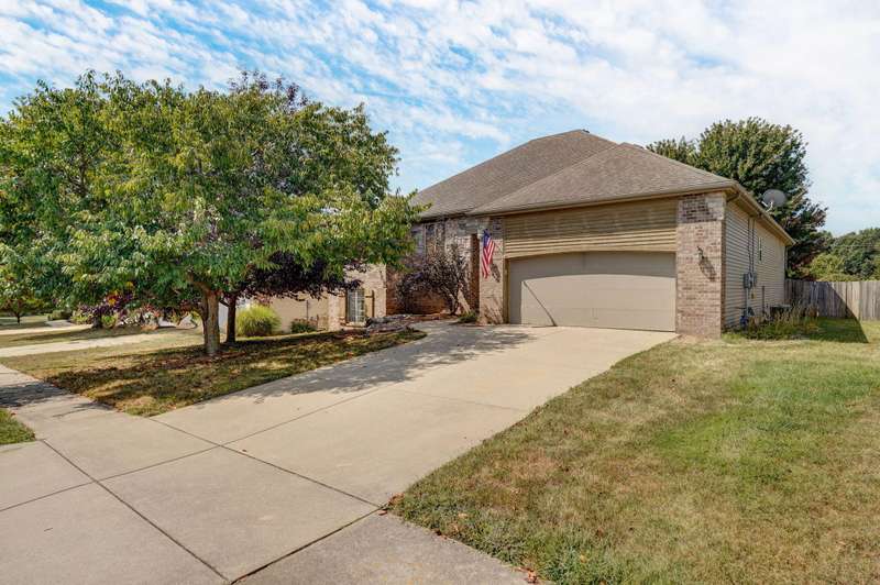 277 Steury Rd-1