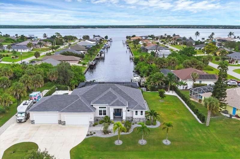 80' of waterfront!