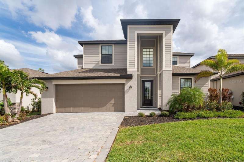 Stunning front elevation