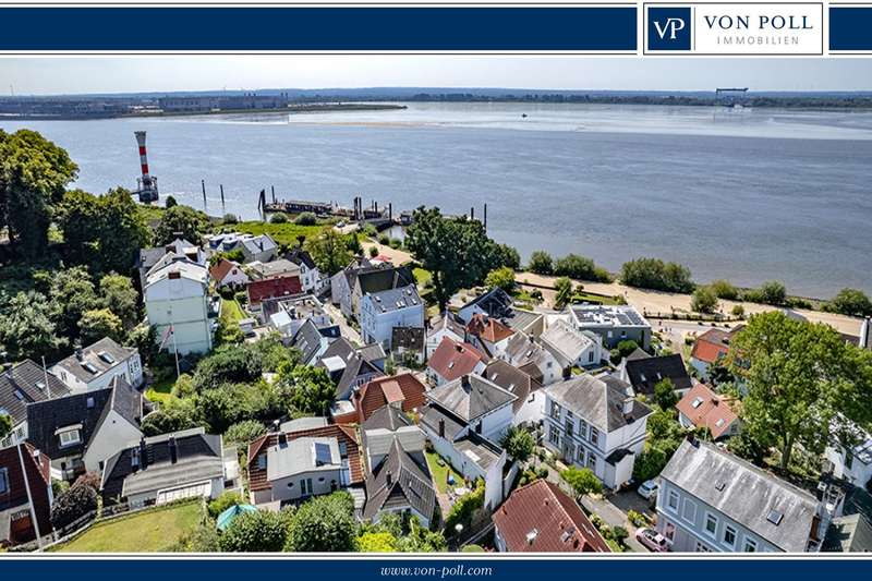 Blick über das Treppenviertel zur Elbe