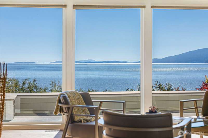 Experience theatrical views with ever-changing tidelands and breathtaking sunsets that are sure to awe you.