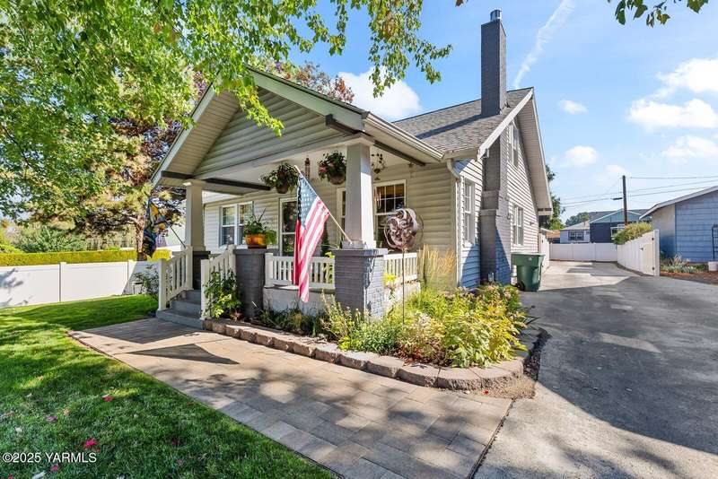 115 N 30th Ave019