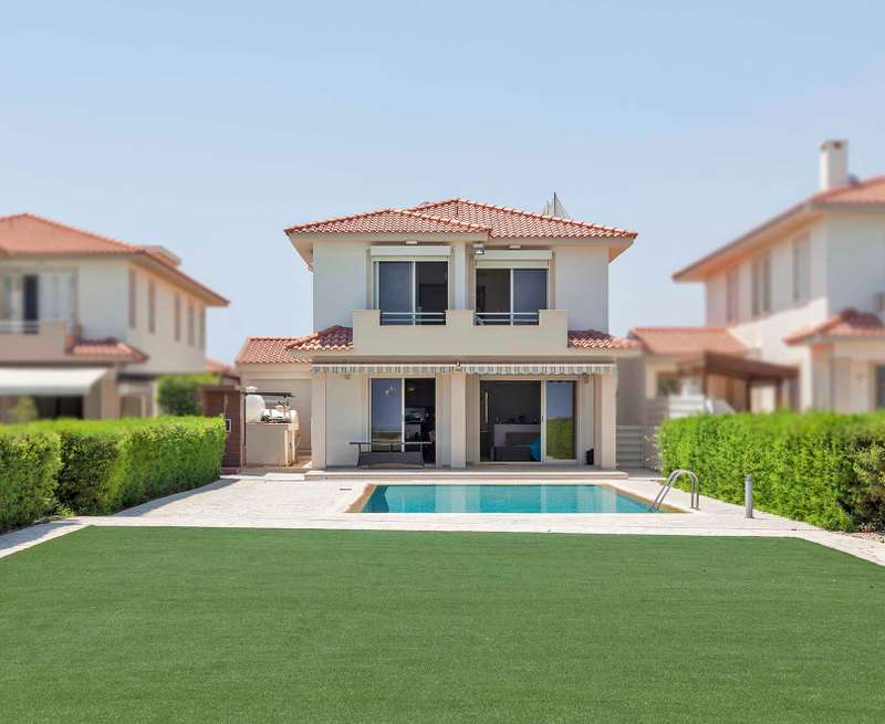 Beachfront Luxury Villa Image