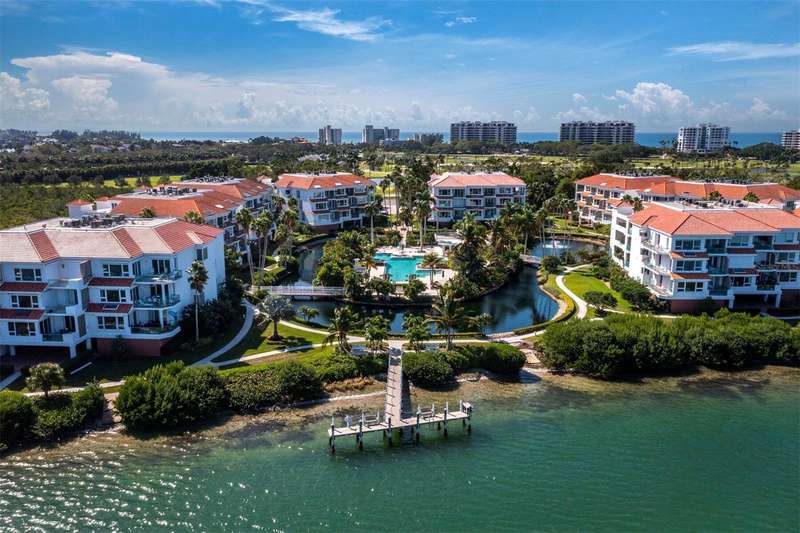 Tangerine Bay Club onSouth Longboat Key, meticulously maintained.