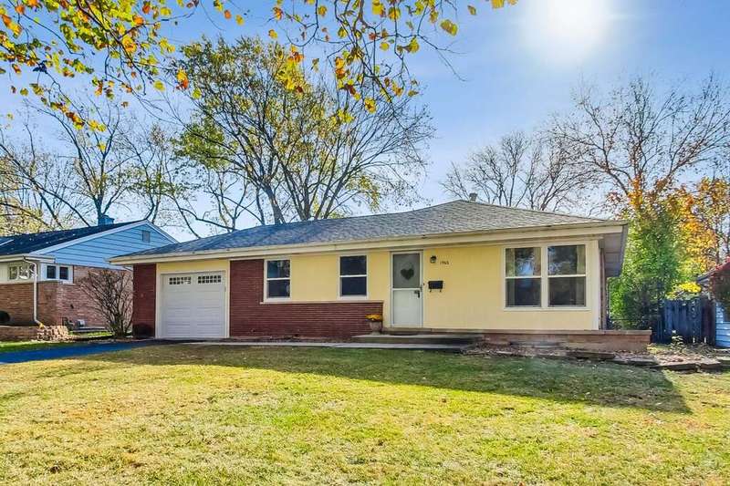 Bright, fresh 3 bed/1 bath Ranch home on tree-line