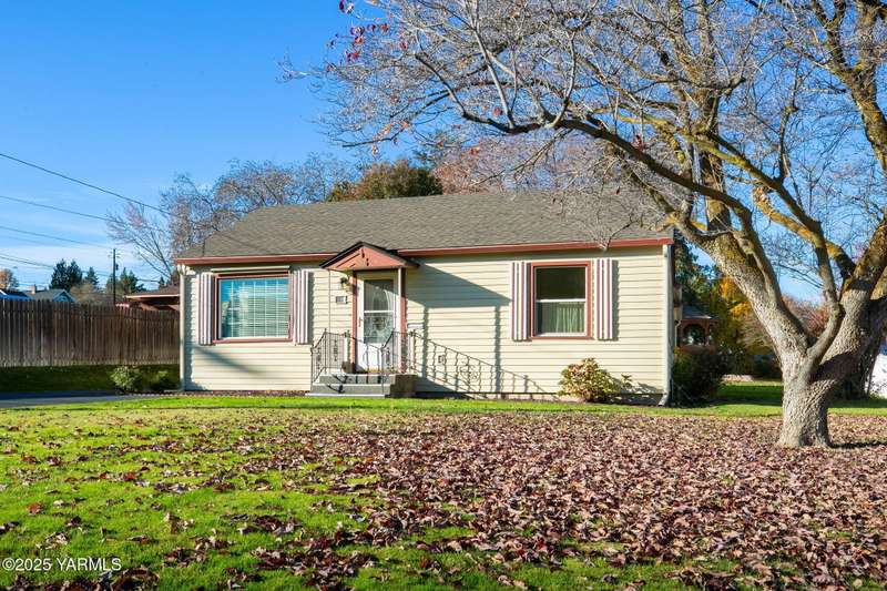 Fairbrook_251119_32ave_Yakima_01