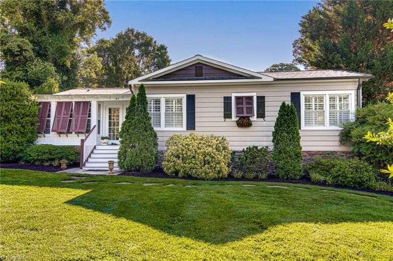 Charming ranch on Pennsylvania Avenue