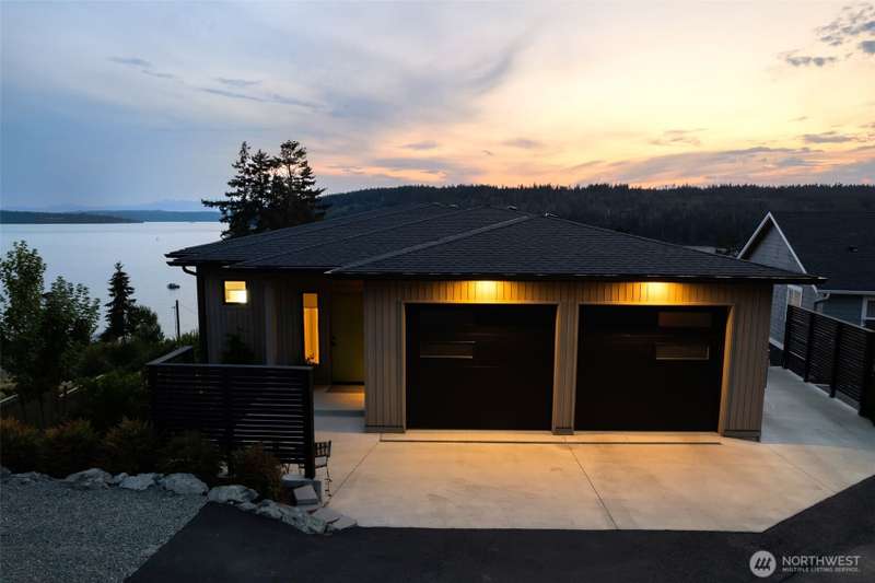 West facing view for year round sunsets