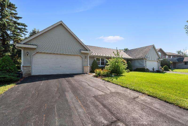 W151N11684 Valley Ct-30