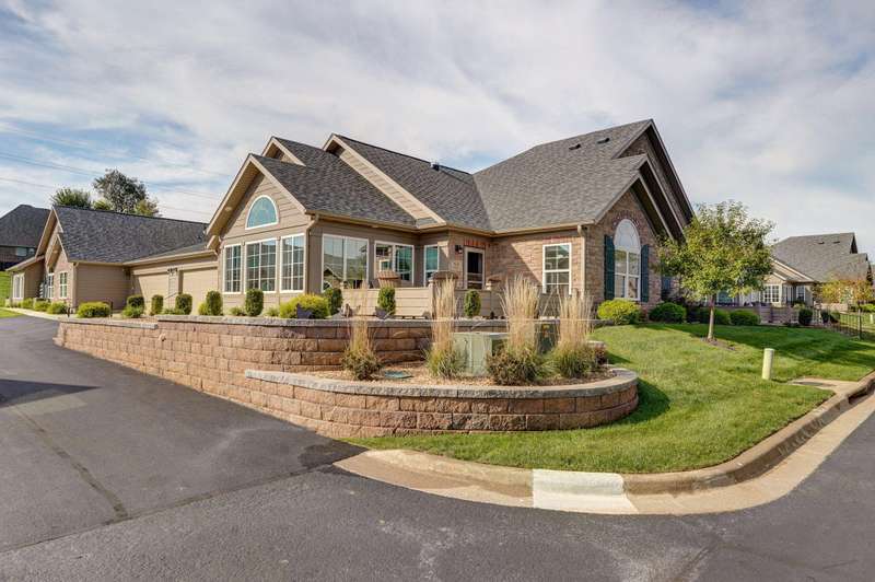 824 E Kings Mead Cir-1