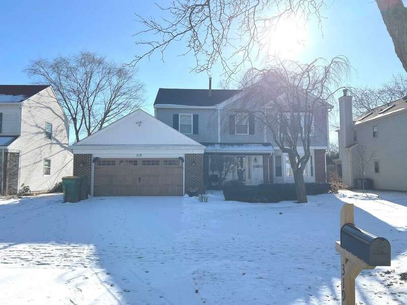 Front of 319 Chateau Dr