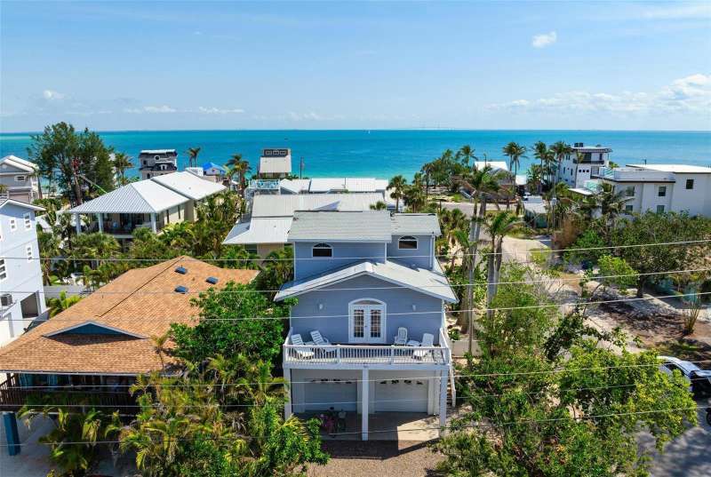 802 N. Bay Blvd. Corner Property