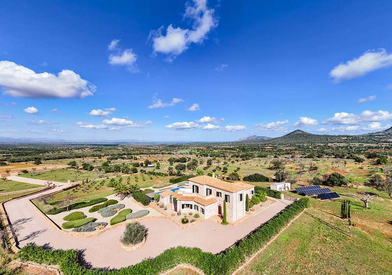 Luxus-Finca-mit-Meerblick