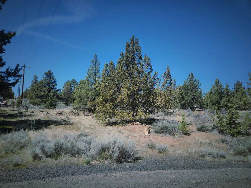 Build your dream home on this 3.21 acre lot in NW Bend