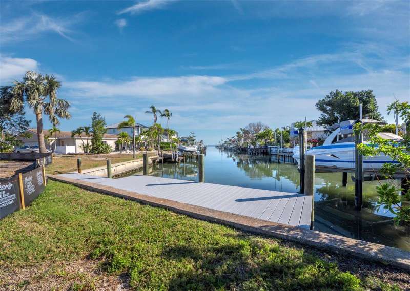Waterfront leading to Sarasota Bay