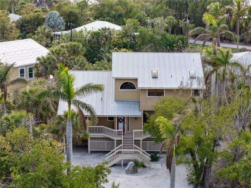 Birds-Eye View of the Front Elevation