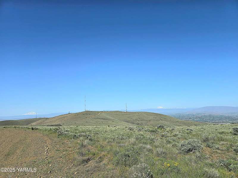 1- View of both mountains