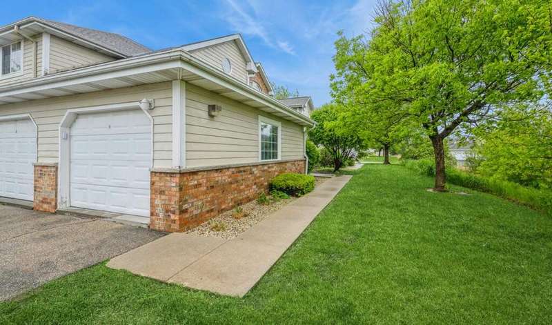 Delavan Pointe Condo #5