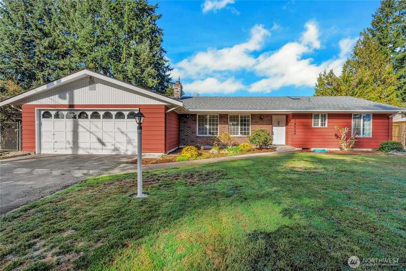 Front View of Home, Lot's of Parking!