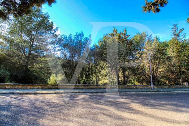 Inversión, venta de parcela urbana edificable con muy buena orientación en Bonaire / Alcudia