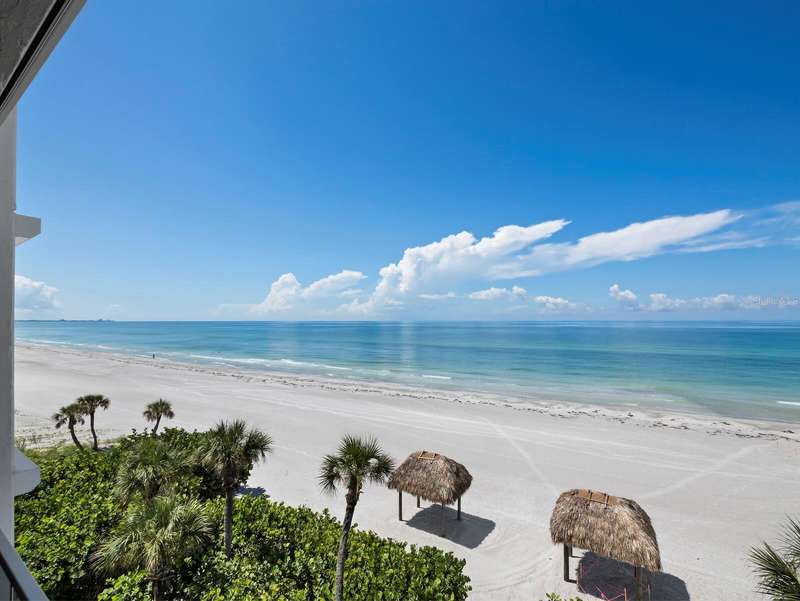 Welcome to TenCon! A rarely available boutique building of only 10 residences sitting on a gorgeous beach on the sparkling Gulf of Mexico in Longboat Key!