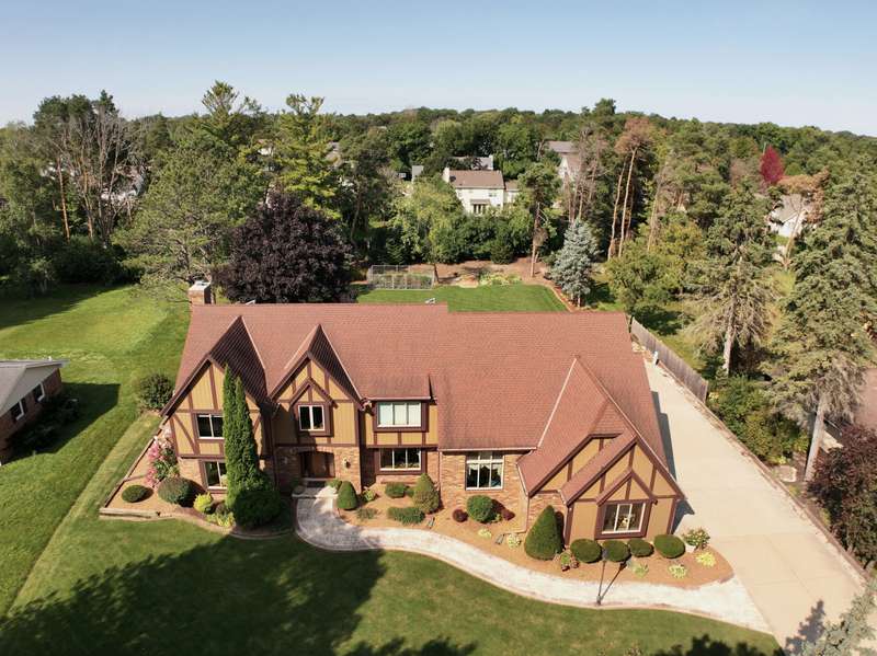Welcome Home to Luxury Living
