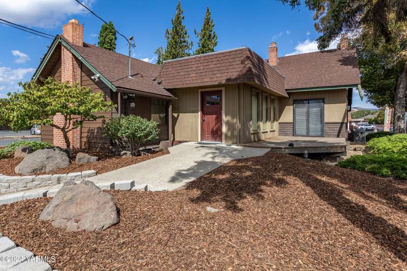Welcome to 408 N 1st St
