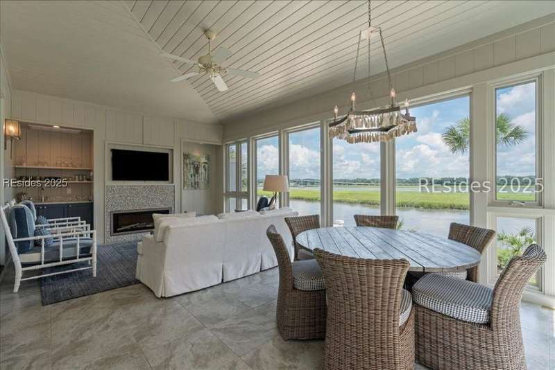 Owner fully enclosed porch