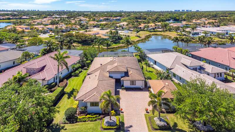 Lanai with fabulous open views!