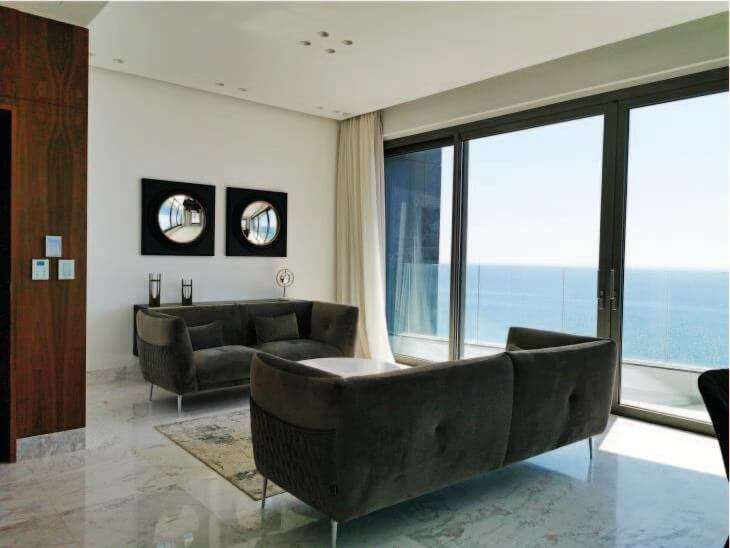 Outstanding Whole Floor Apartment Image