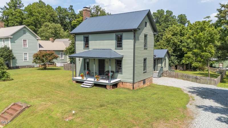 2411 Glencoe Street-2a