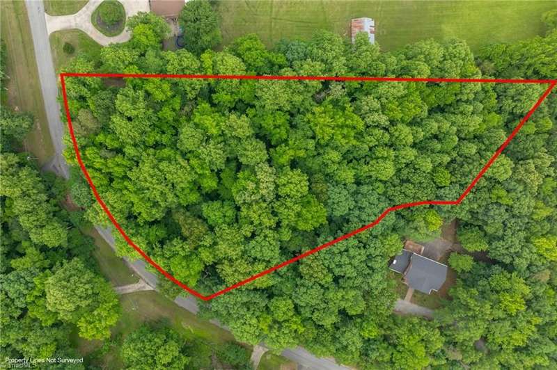 Great lot would make the perfect Home Site