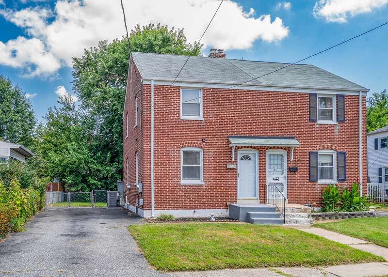 Welcome to 121 Kentucky Avenue!