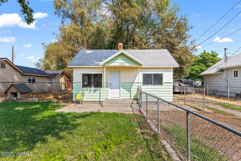 1903 Simpson Ln004