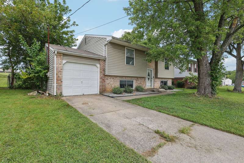 3-web-or-mls-E Covered Bridge Dr-S2208-0