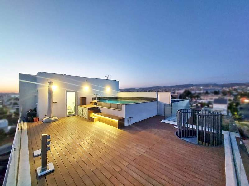 Unique Penthouse with Pool Image