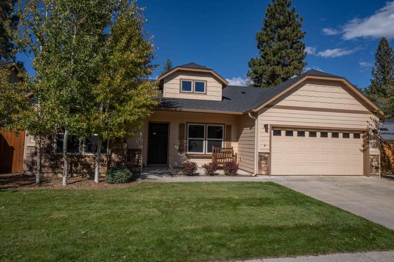 Welcome to this charming single level 4/2 Home!