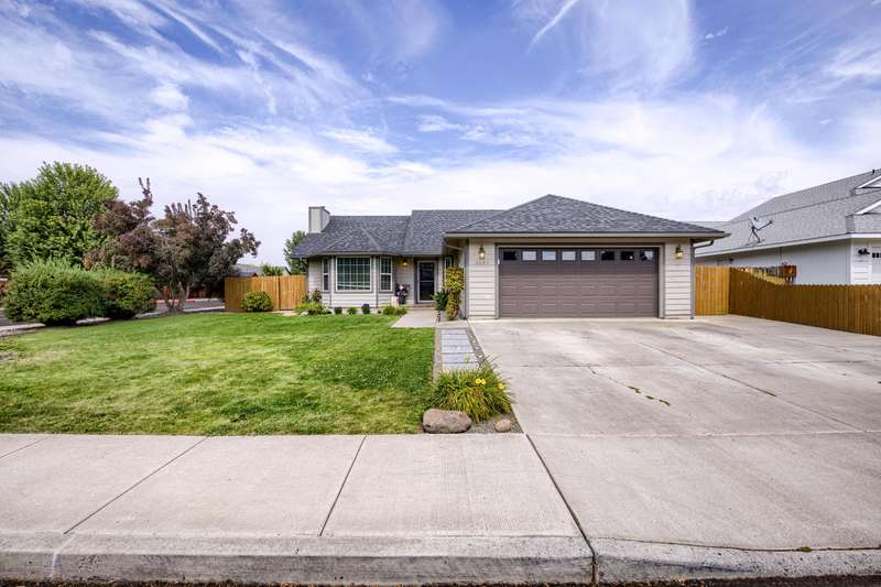 Nice Corner Lot, NW Redmond