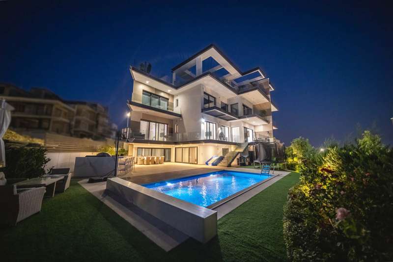 Duplex Apartment with Sea View Image