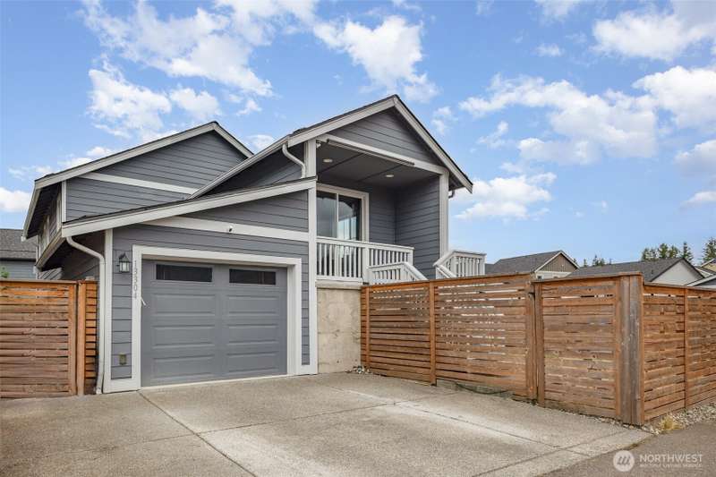 Welcome to this stylish 3-bedroom, 2.5-bath home in the desirable Tehaleh community, thoughtfully crafted by Azure NW.