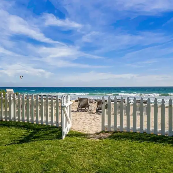 Coastal Estate with Direct Beach Access in Malibu