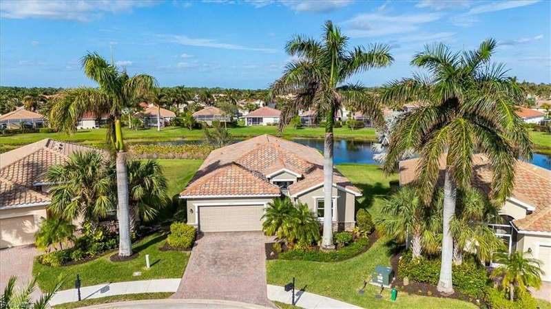 Beautiful Lakefront Pool Home