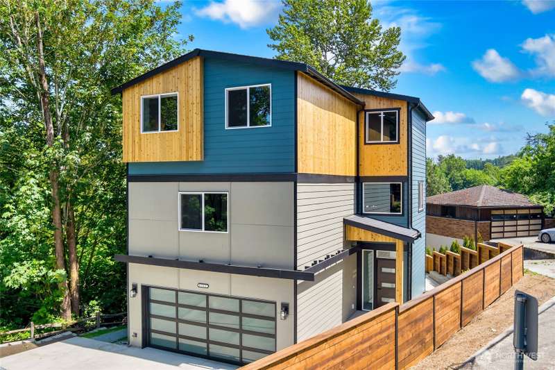 New construction on Halls Lake in Lynnwood.