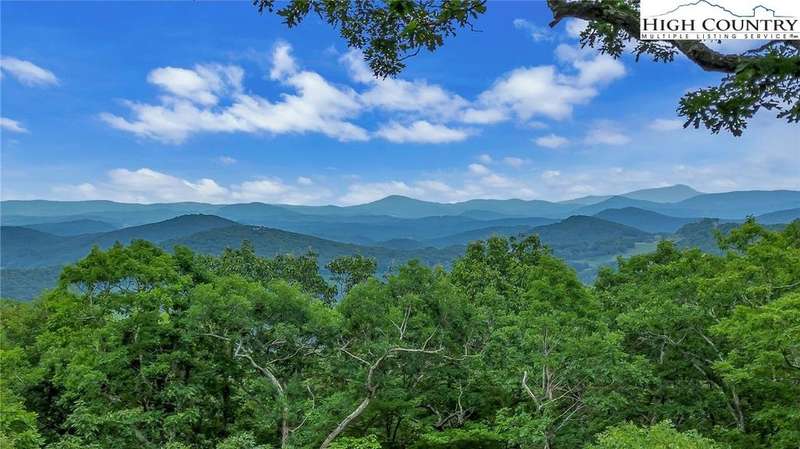 Wake up to a view of Grandfather Mountain!