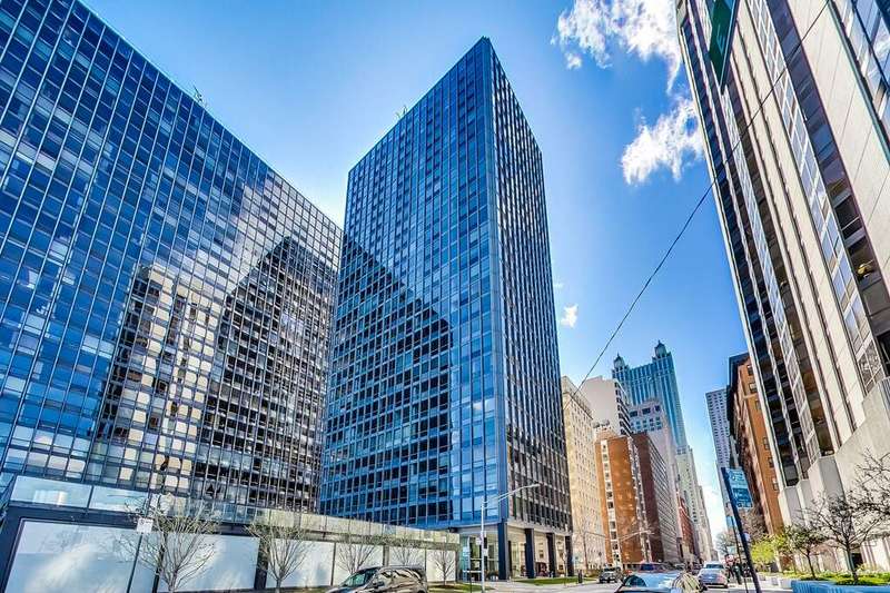 Main view to the iconic Mies Van Der Rohe building