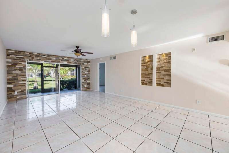 Lanai w/ Hurricane Shutters