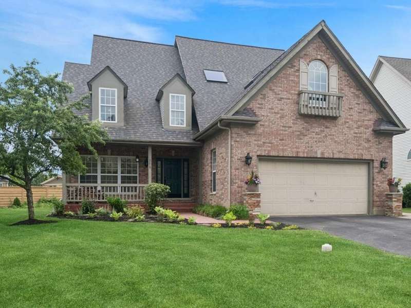 Newer 5-bed/2.5 bath Glenview home!
