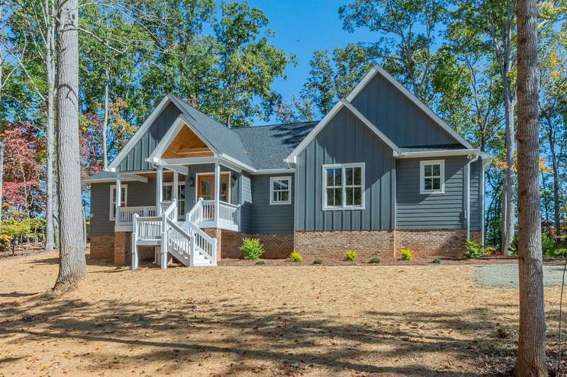 Stunning Custon Built Home located in Moss Brook at High Rock Lake ready for your furniture! Every inch hand-picked to give you a true dream home! 30yr Diamond Kote maintenance free, chip, peel & fade resistant siding with vibrant colors.