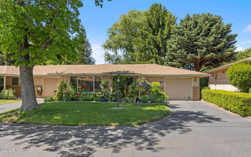 7610 Summitview Ave #6